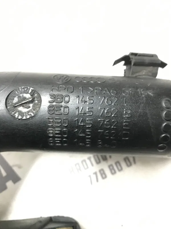 Патрубок інтеркулера VW Passat B5+ 00-05 1.9D OEM 3B0145762C