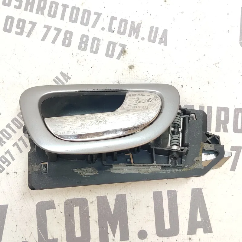 Ручка внутр. Peugeot 307 (01-08) 1.4 Benz пр. OEM 9643604477