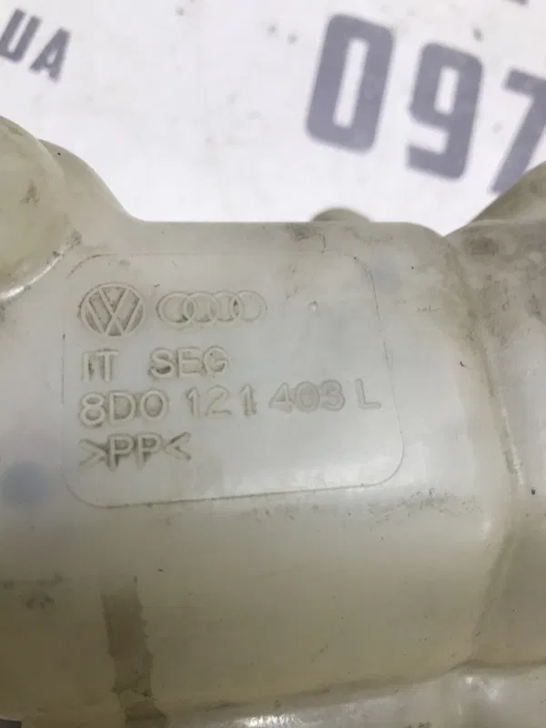 Бачок розширювальний Passat B5+ (00-05) 1.9D OEM 8D0121403L