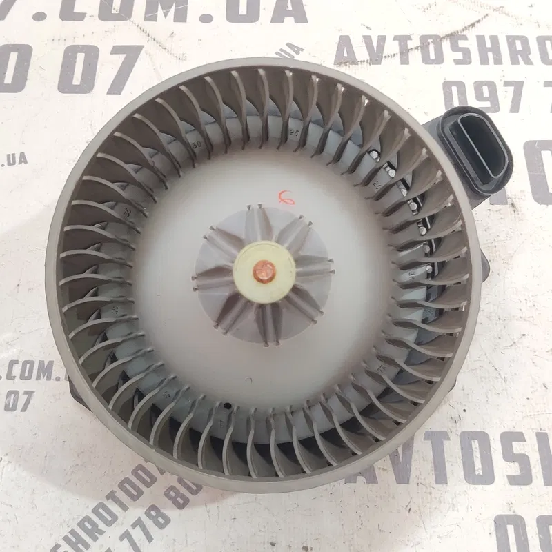Мотор пічки Toyota Auris (06-12) 1.6 бензин OEM 2727008103