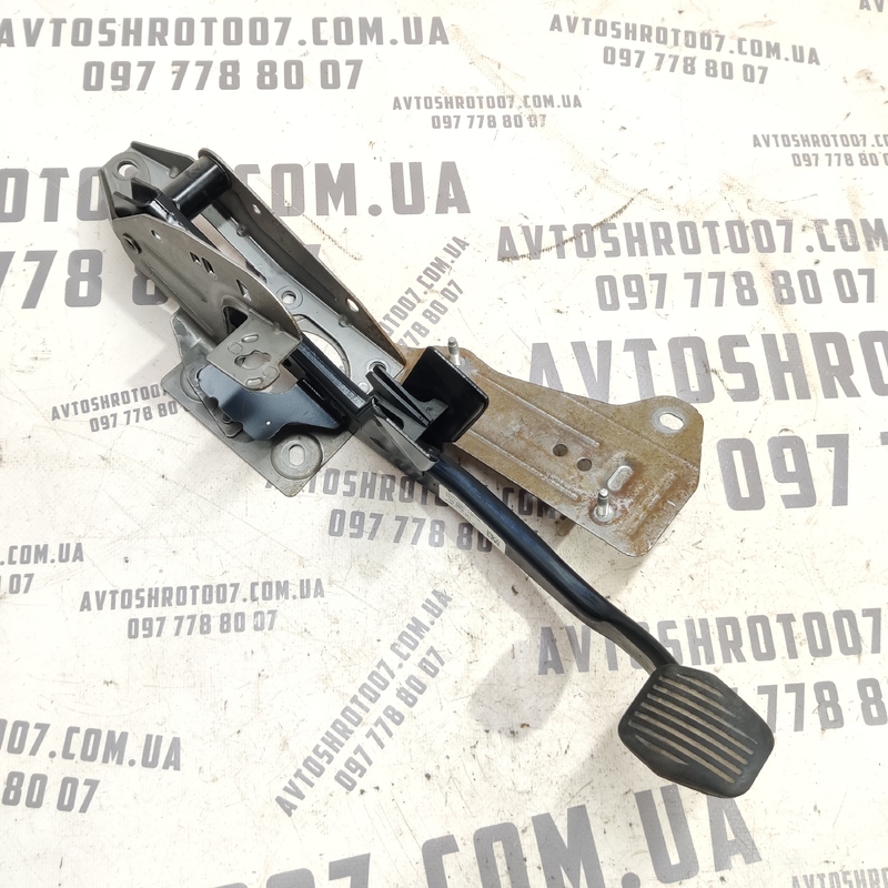 Педаль тормозу Volvo V50 (04-12) 2.0 Дизель МКПП