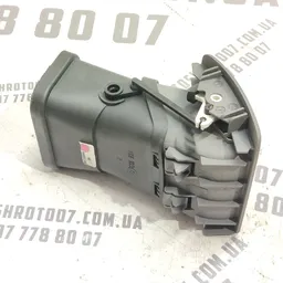 Дефлектор обдуву Volvo V50 (04-12) 2.0D Правий OEM 30715099 фото 2