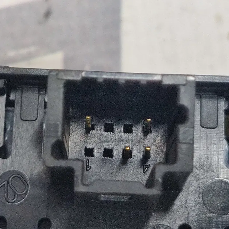 Кнопка склопідіймача Scenic 3 09-16 1.6d OEM 254010003r