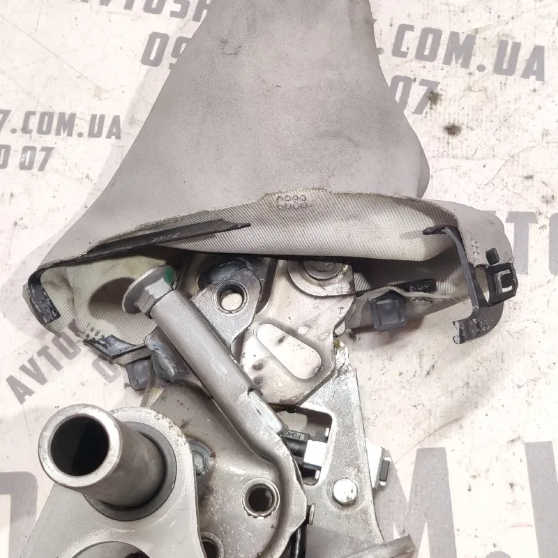 Ричаг ручного тормозу Volvo V50 (04-12) 2.0 D4204T Дизель