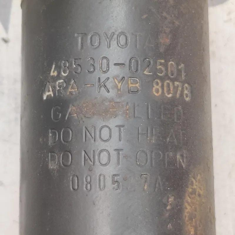 Амортизатор задній Toyota Auris (06-12) 1.6B OEM 4853002501