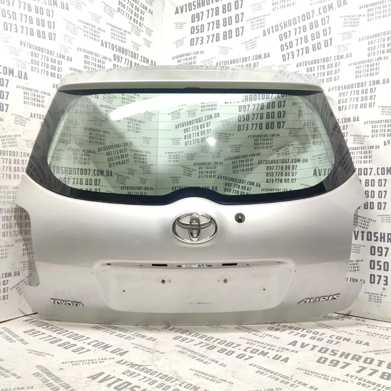 Кришка багажника Toyota Auris (06-12) 1.6 Бензин задня