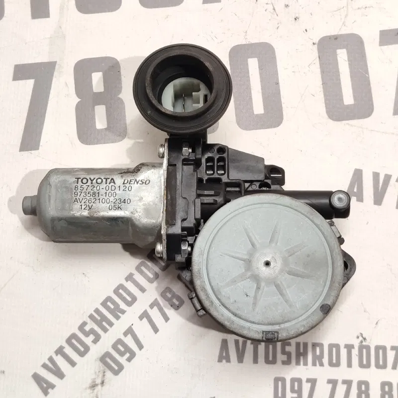 Мотор склопід. Toyota Auris 06-12 1.6 зад.пр. OEM 857200d120
