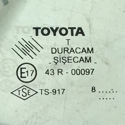 Скло дверей Toyota Auris (06-12) 1.6 Бензин заднє праве фото 3