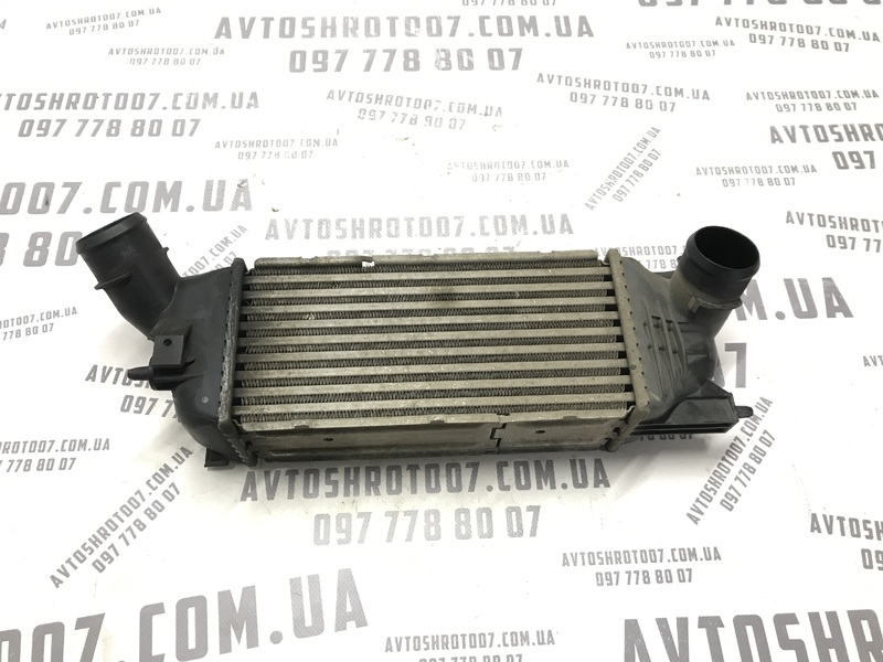 Інтеркулер Peugeot 407 (04-11) 2.0D лівий OEM 9645682880
