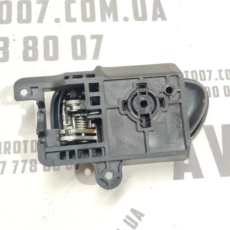 Ручка внутрішня задня права Hyundai Elantra 4 (06-11) 1.6