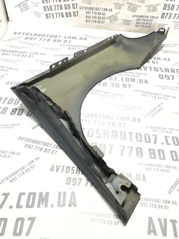 Крило переднє ліве Peugeot 407 (04-11) 2.0D