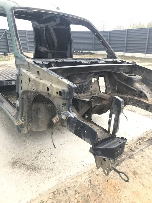 Четверть передня права Citroen Berlingo 1 (96-08) 1.6D