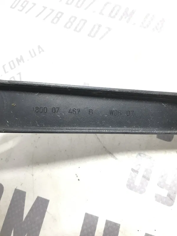 Двірник пер. правий Citroen Berlingo (96-08) 1.6D 80007467b
