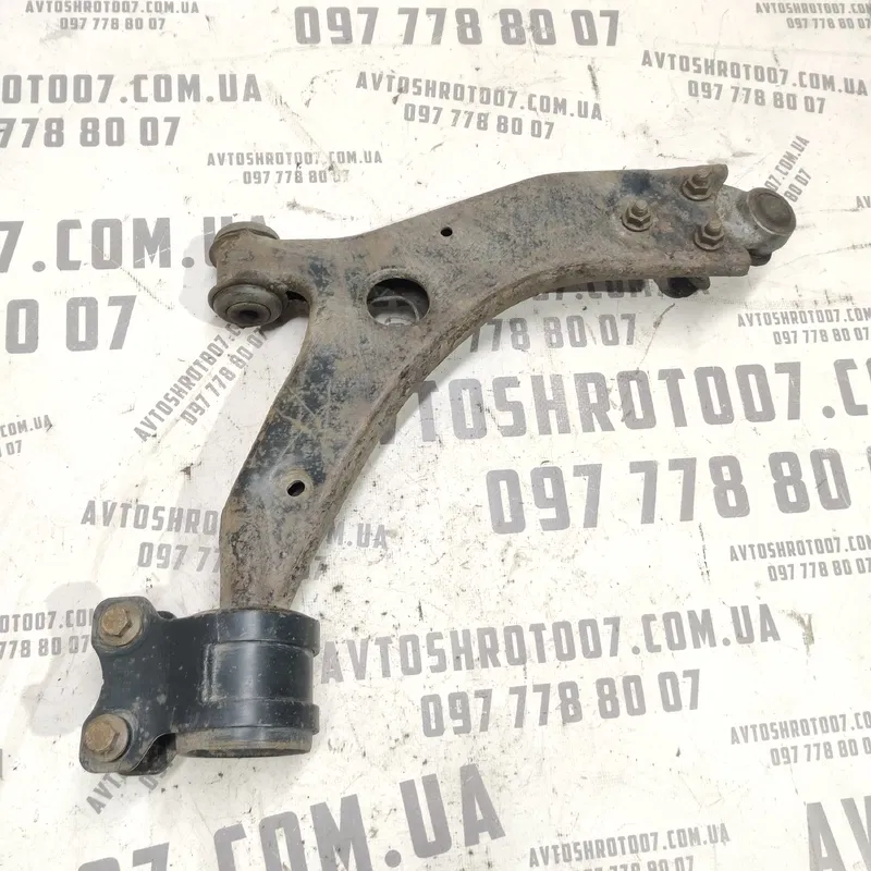 Ричаг підвіски передній лівий Ford Focus MK2 (04-11) 1.6D