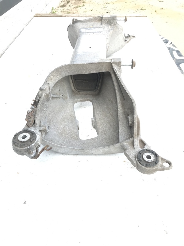Підрамник задній Peugeot 407 (04-11) 2.0D 8640718610