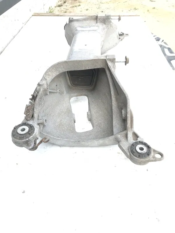 Підрамник задній Peugeot 407 (04-11) 2.0D 8640718610