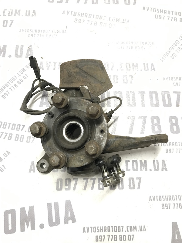 Цапфа передня ліва Peugeot 407 (04-11) 2.0D