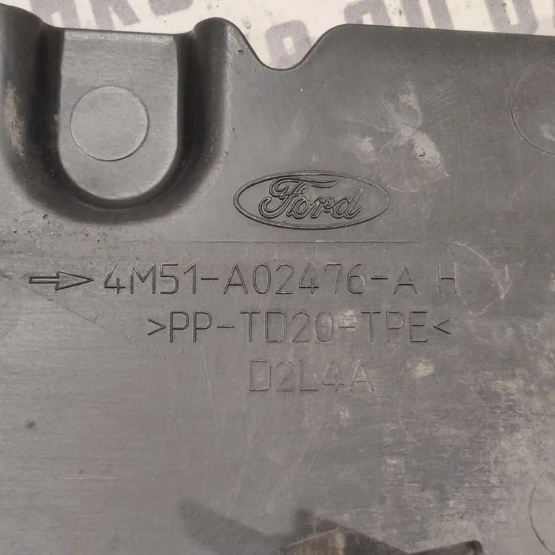Накладка арки передня права Ford Focus MK2 (04-11) 1.6D