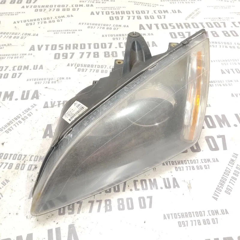 Фара передня ліва Ford Focus MK2 (04-11) 1.6D 4M5113101RC