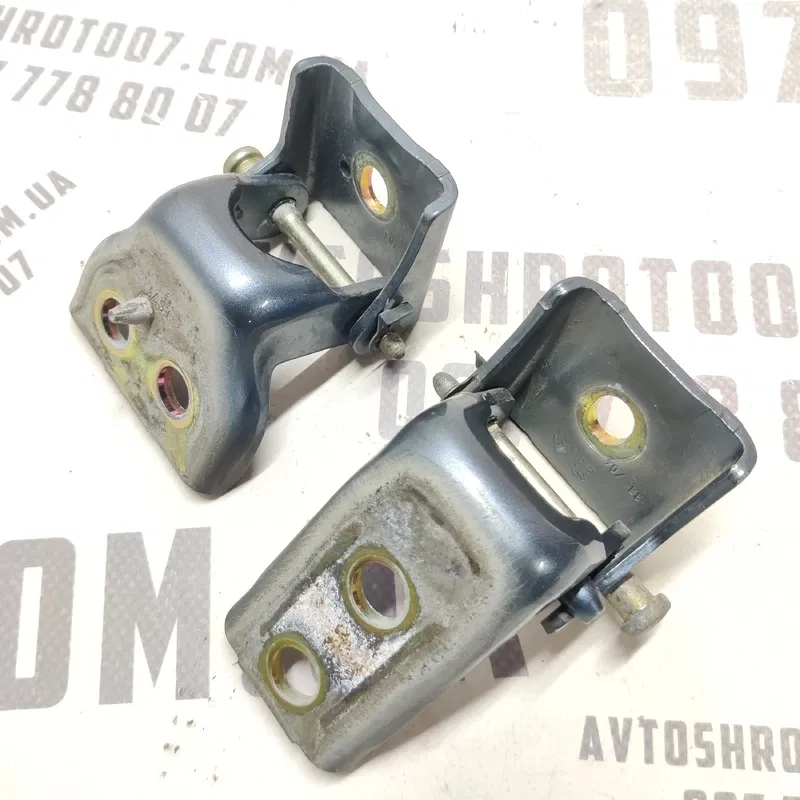 Дверна завіса передня права Peugeot 407 (04-10) 2.0D