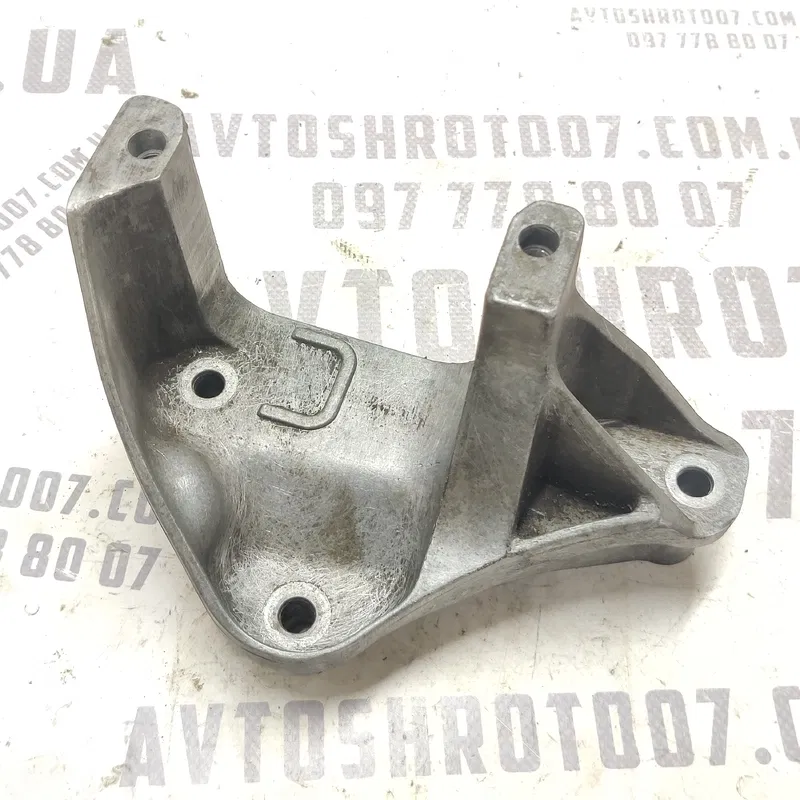 Кронштейн МКПП Peugeot 407 (04-11) 2.0D 326c27l