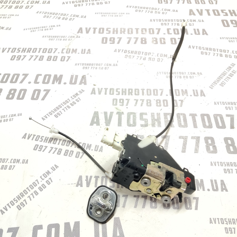 Замок дверей задній правий Peugeot 407 (04-11) 2.0D
