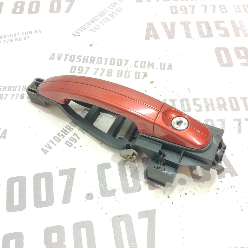 Ручка зовнішня передня ліва Ford Focus MK2 (04-11) 1.6D