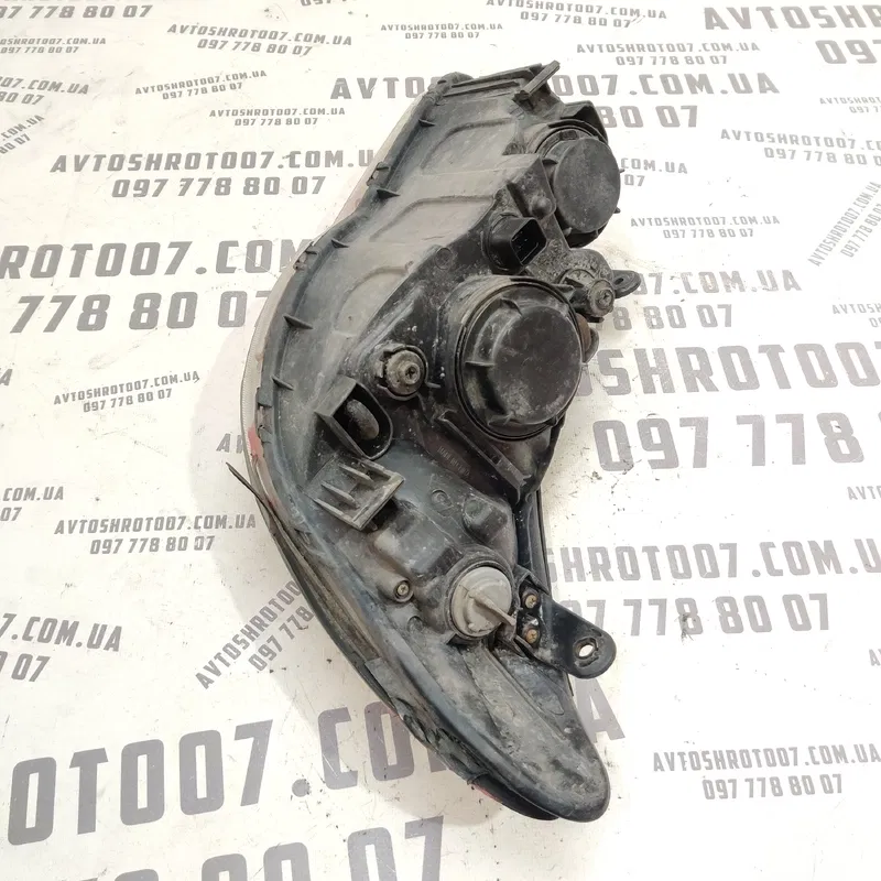 Фара передня права Hyundai Elantra 4 (06-11) 1.6 бензин