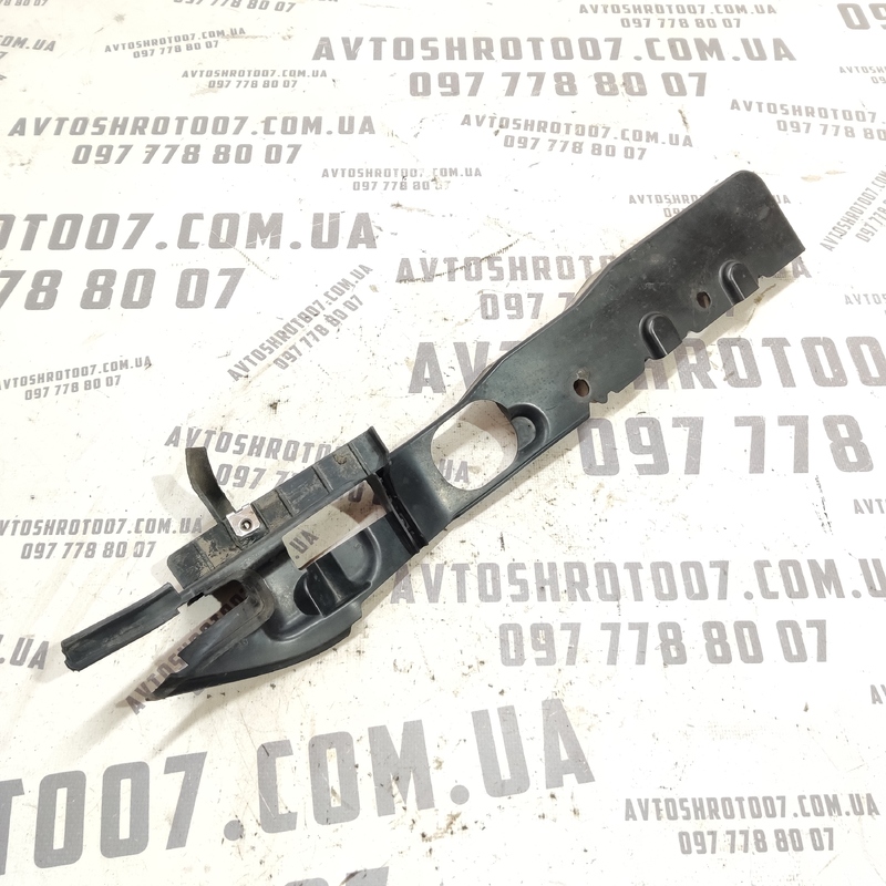 Накладка арки передня права Ford Focus MK2 (04-11) 1.6D