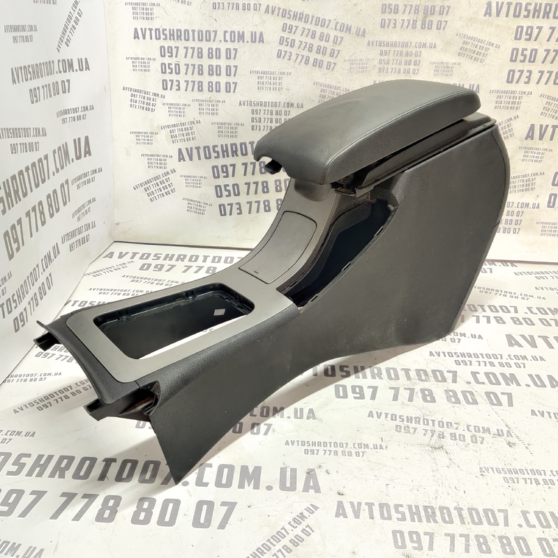 Підлокітник Peugeot 407 (04-11) 2.0 Дизель