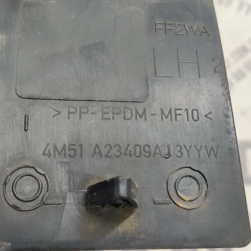 Накладка салону передня ліва Ford Focus MK2 (04-11) 1.6D