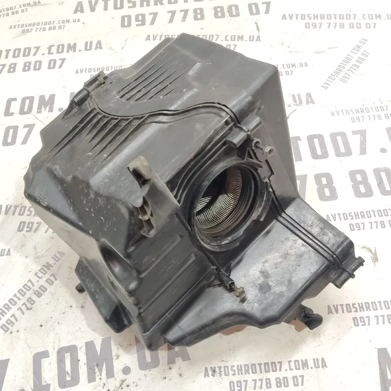 Корпус повітр. фільтра Ford Focus MK2 (04-11) 1.6D лів.