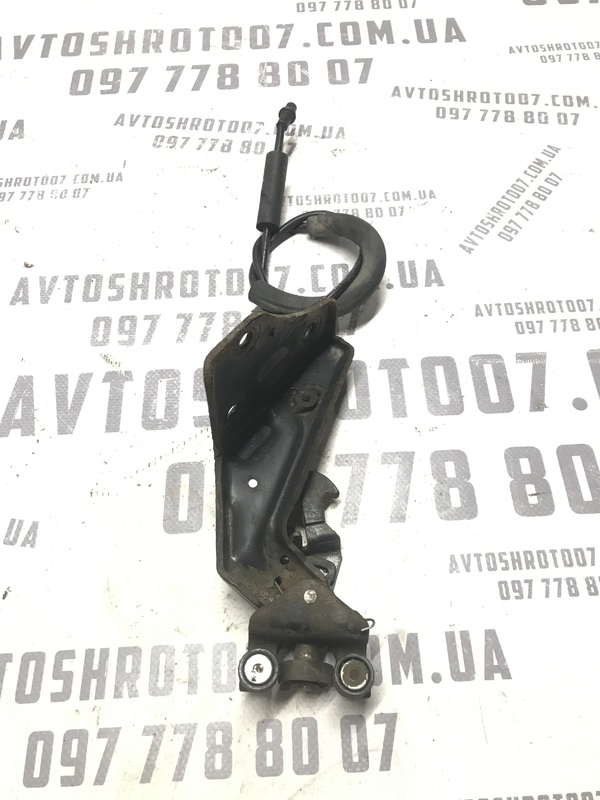 Ролик двері правий нижній Citroen Berlingo 1 (96-08) 1.6D