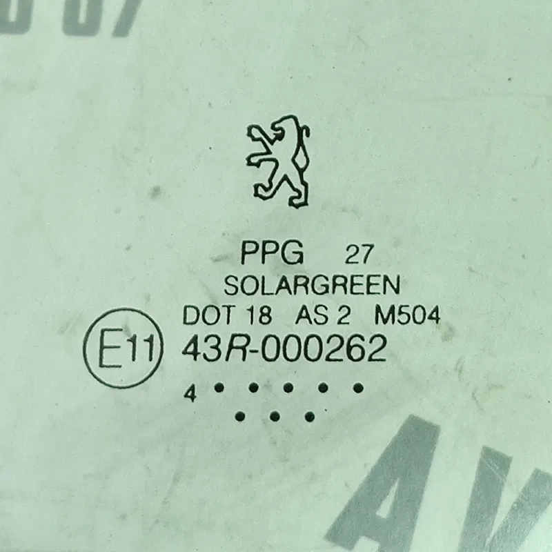 Скло дверей заднє ліве Peugeot 407 (04-11) 2.0 дизель