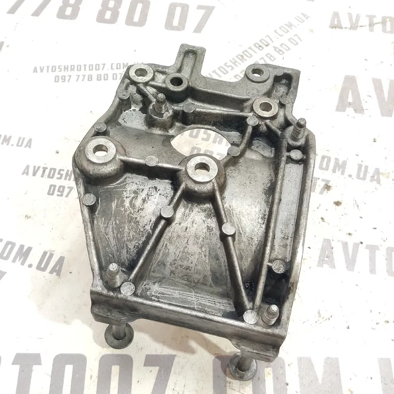 Кронштейн компресора Ford Focus MK2 (04-11) 1.6D 9646719580