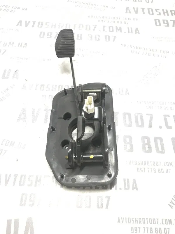 Педаль тормозу Citroen Berlingo 1 (96-08) 1.6D 9HW