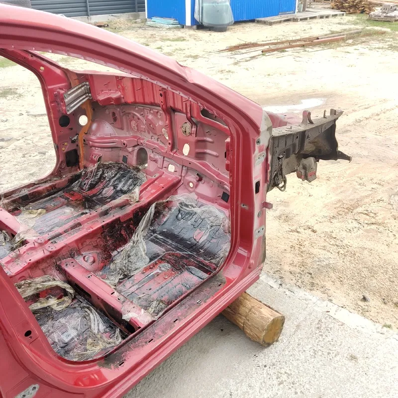 Четверть передня права Hyundai Elantra 4 (06-11) 1.6 бенз