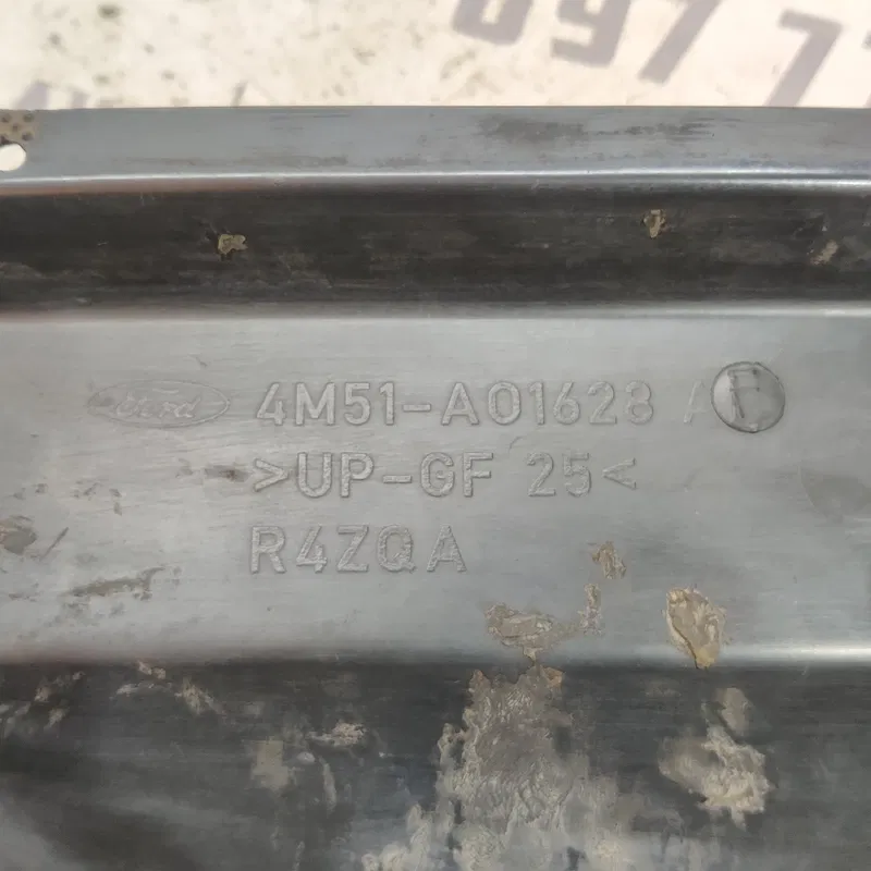 Накладка передня Ford Focus MK2 (04-11) 1.6D 4M51A01628
