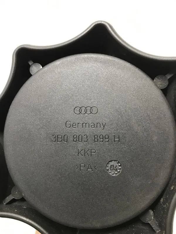 Гвинт запаски VW Passat B5+ 00-05 1.9D зад OEM 3B0803899H