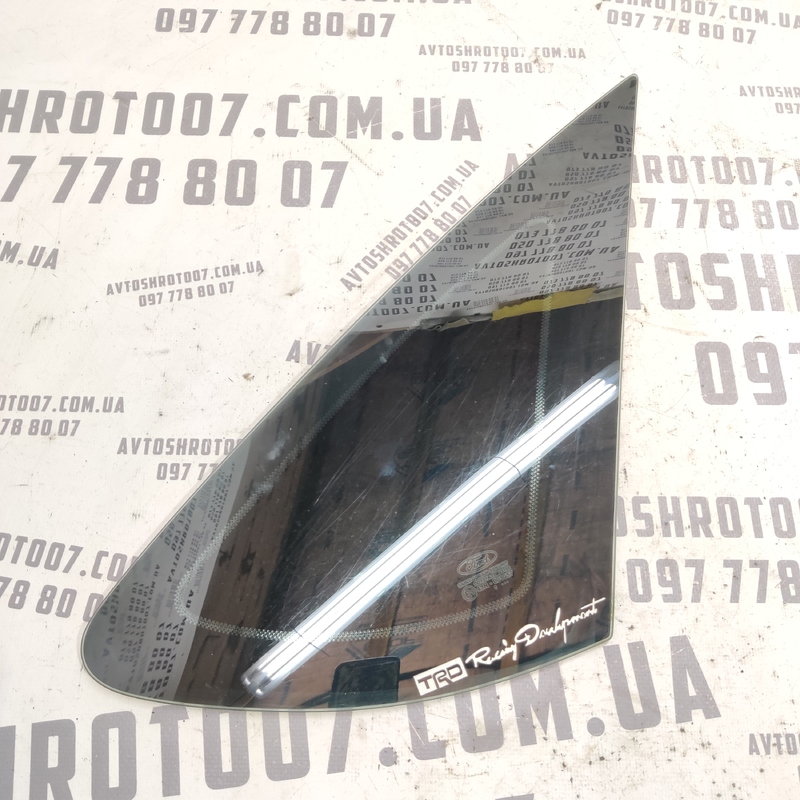Кузовне скло праве Ford Focus MK2 (04-11) 1.6D