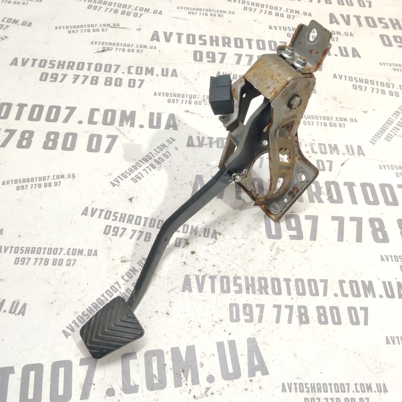 Педаль тормозу Hyundai Elantra 4 (06-10) 1.6 бензин МКПП
