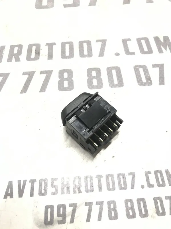 Кнопка склопідіймача Citroen Berlingo 1 (96-08) 1.6D