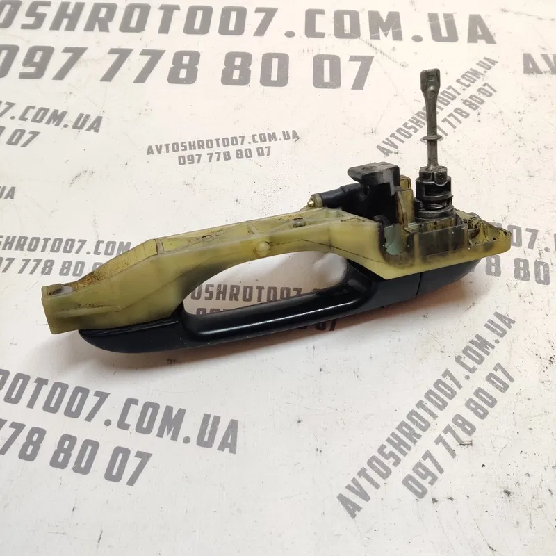 Ручка зовнішня пер. права Hyundai Elantra 4 06-11 1.6 Бензин