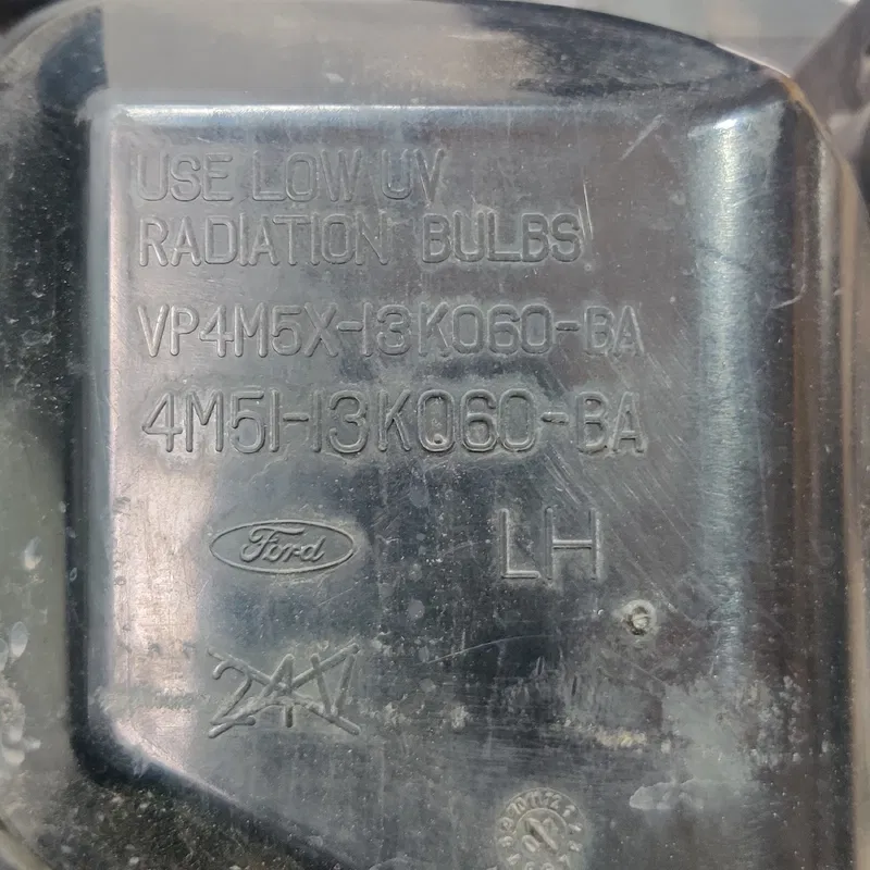 Фара передня ліва Ford Focus MK2 (04-11) 1.6D 4M5113101RC