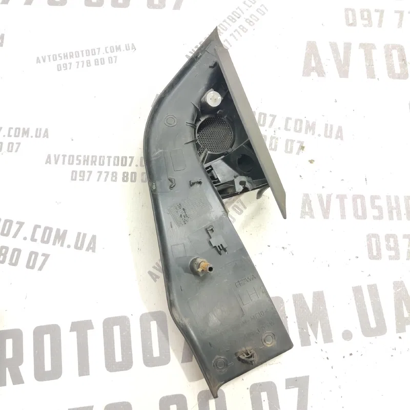 Накладка салону передня ліва Ford Focus MK2 (04-11) 1.6D