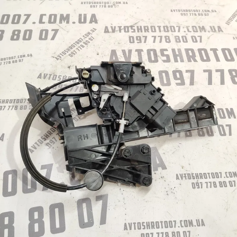 Замок дверей Ford Focus MK2 (04-11) 1.6D задній правий