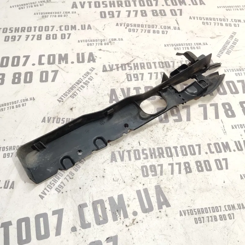 Накладка арки передня права Ford Focus MK2 (04-11) 1.6D