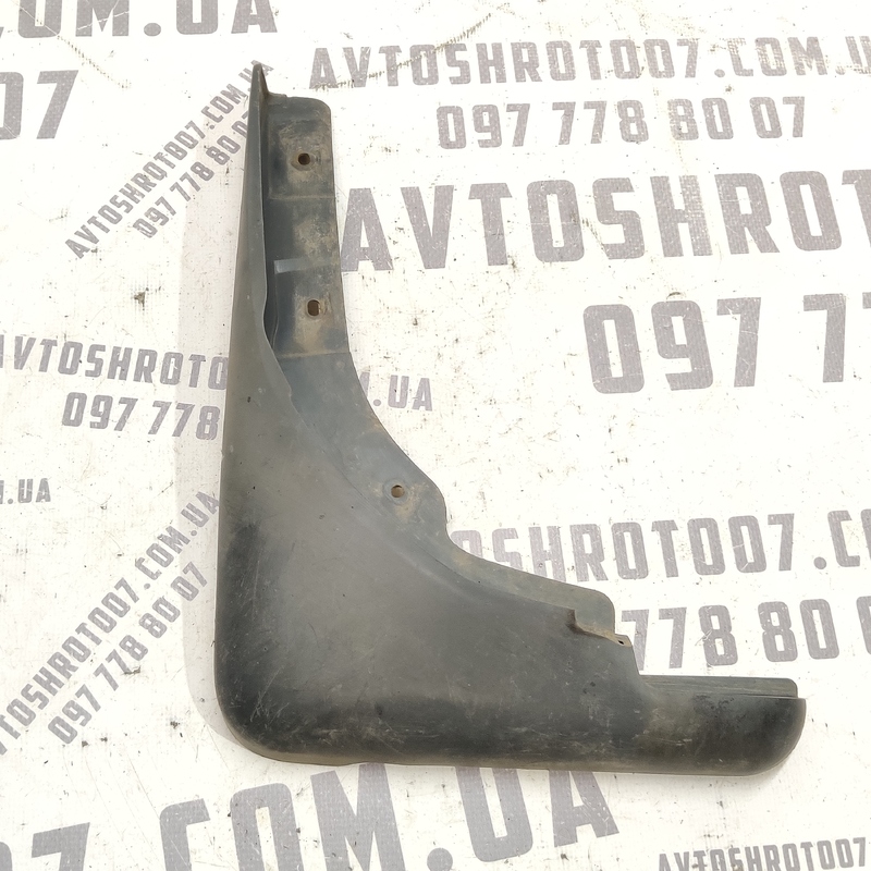Бризговик передній лівий Nissan X-Trail T30 (01-07) 2.5