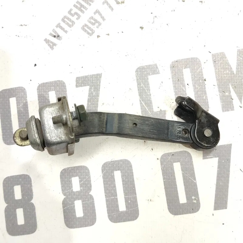Обмежувач задніх дверей Nissan X-Trail T30 (00-07) 2.5