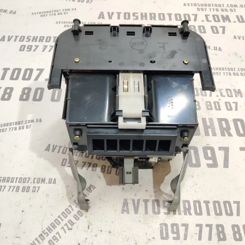Консоль центральна Nissan X-Trail T30 (01-07) 2.5 68108EQ400